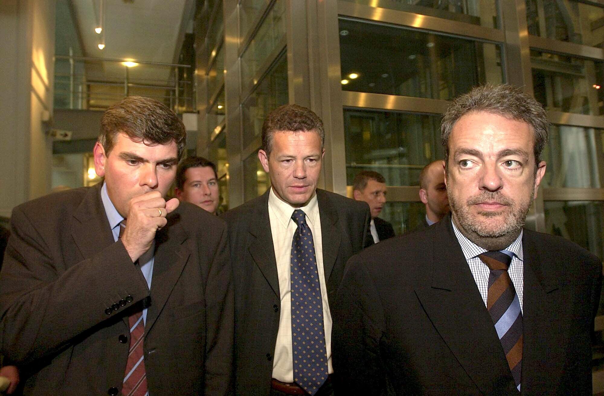 Filip Dewinter, le président Frank Vanhecke et Gerolf Annemans lors du procès contres les associations du Vlaams Blok en 2004.