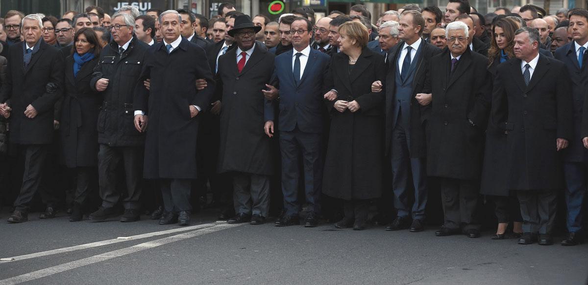 Parmi les dirigeants présents à la manifestation de janvier 2015 à Paris après l'attentat contre Charlie Hebdo, le roi Abdallah de Jordanie (deuxième à partir de la droite) se dit aujourd'hui trahi.