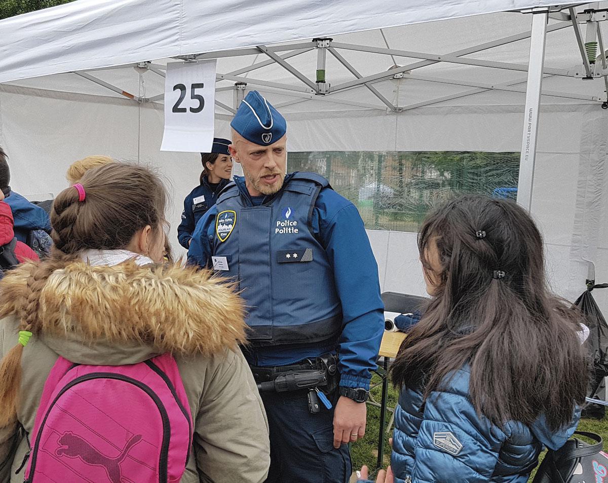 Pour l'inspecteur Gauthier Peremans, les visites d'écoles font partie de la mission.