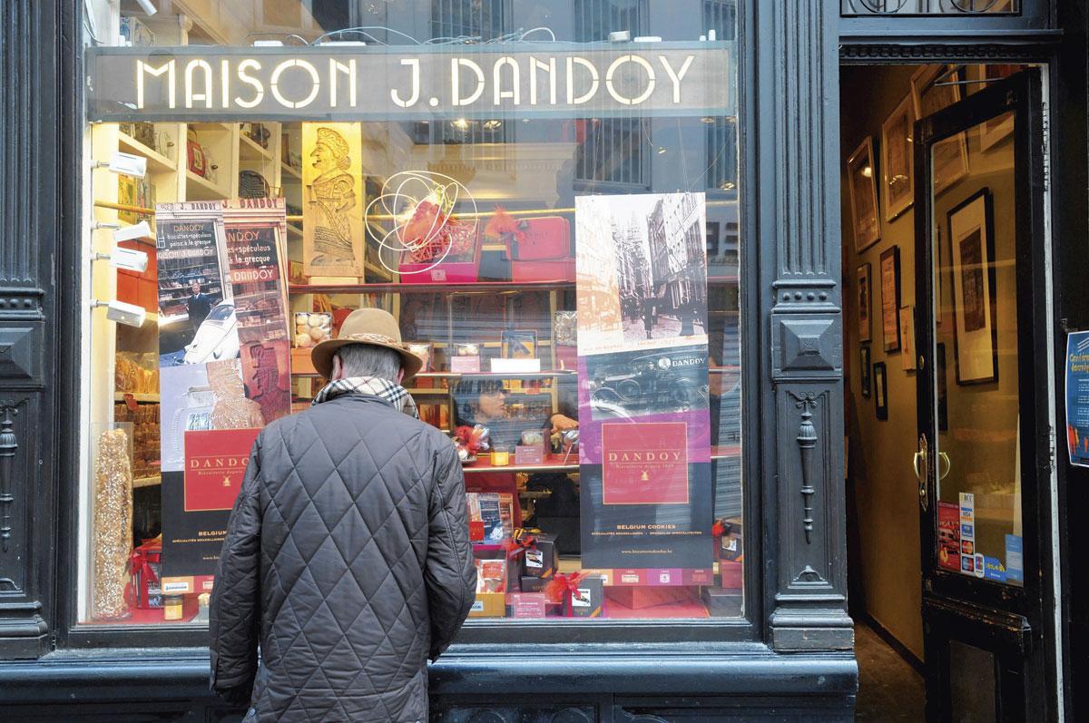 La rue au Beurre, où se situe la boutique-étendard de la biscuiterie Dandoy, a vu défiler cinq fois moins de piétons qu'il y a un an.