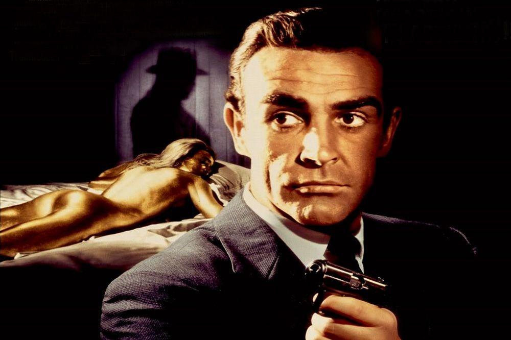 Sean Connery et Honor Blackman dans Goldfinger de Guy Hamilton.
