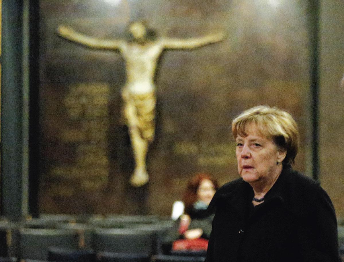 Angela Merkel, à la cérémonie oecuménique d'hommage aux victimes de Berlin, a été confrontée au pire attentat islamiste de l'histoire du pays.