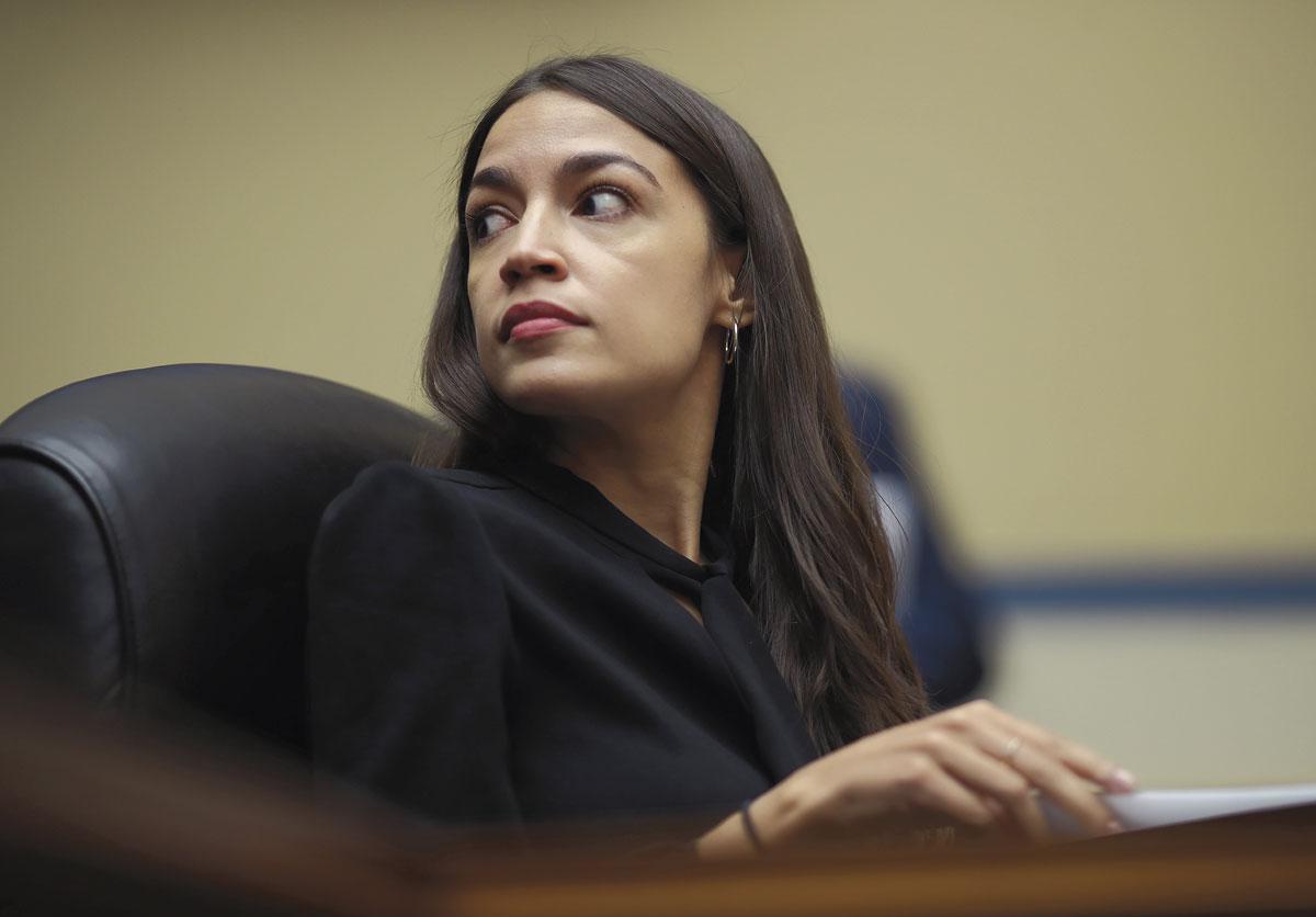 Aux Etats-Unis, la députée démocrate Alexandria  Ocasio Cortez propose  un Green New Deal,  soit une transition économique  et sociale.