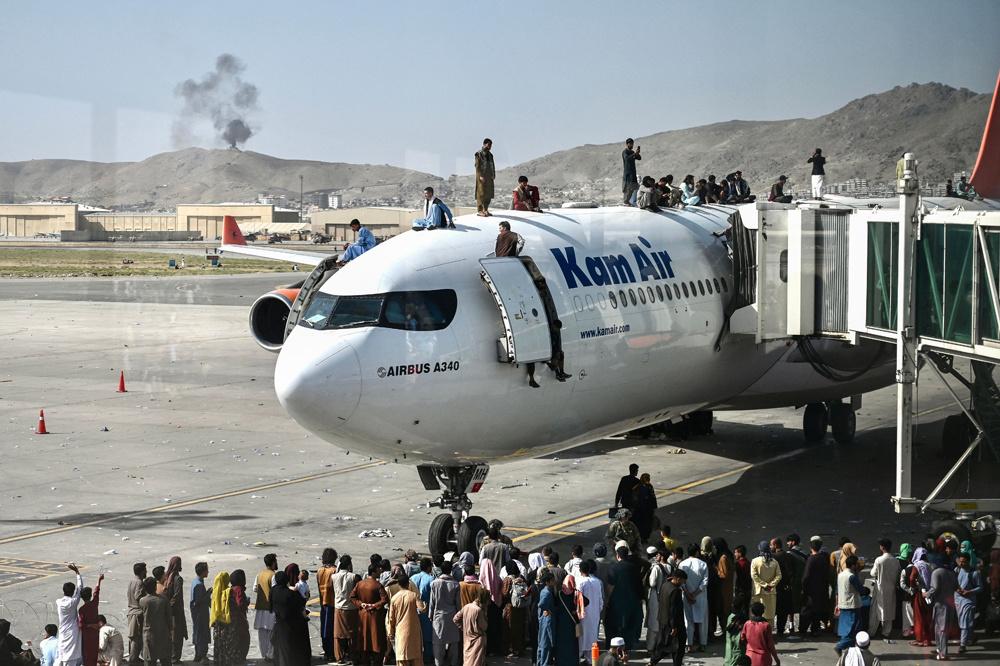 Chaos à l'aéroport de Kaboul.