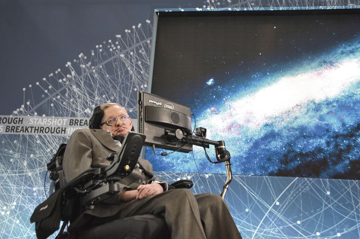 Le physicien Stephen Hawking parrainait le projet Breakthrough Starshot.