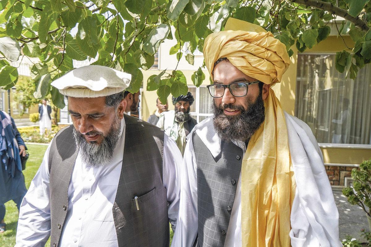 Anas Haqqani (à droite), un des membres du clan des dirigeants talibans qui entretiennent des liens étroits avec Al-Qaeda. De leur attitude dépendra l'avenir du groupe terroriste.