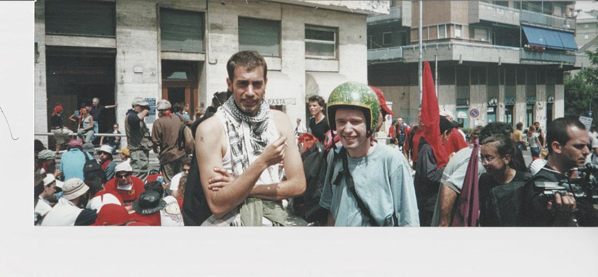 Frédéric Paulin lors des manifestations en marge du somment du G8. The Clash et Céline, notamment, ont marqué le parcours de l'auteur.