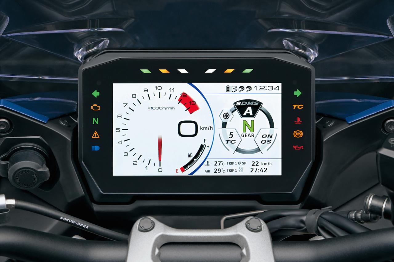 En vraie GT, la Suzuki s'équipe d'un écran de bord TFT conçu pour en en charge la connectivité de votre smartphone.