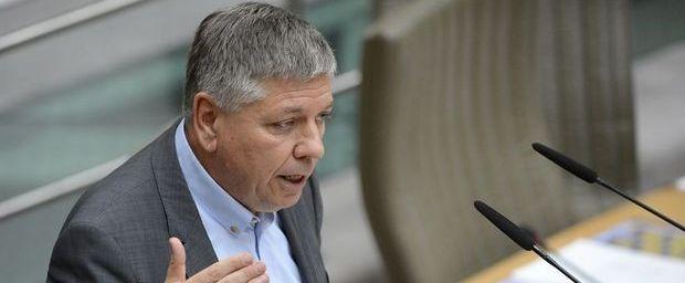 Jo Vandeurzen, Vlaams minister van Welzijn
