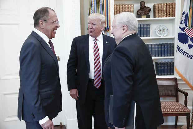 Donald Trump, Russisch Buitenlandminister Sergei Lavrov en Russisch ambassadeur Sergei Kislyak