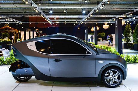 E-Car 333 beleeft wereldpremière op het autosalon: dit is de eerste volledig elektrische wagen van Belgische makelij