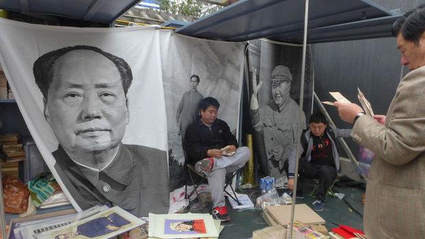 Mao Zedong blijft in China over het politieke landschap zweven.