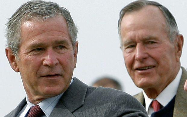 De twee presidenten Bush samen in 2006