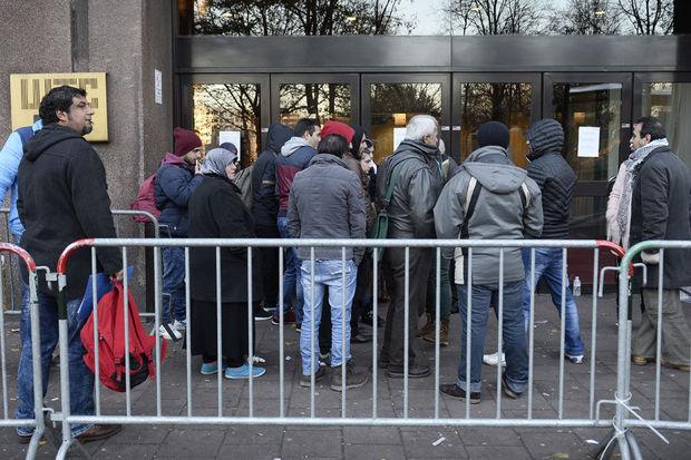 België zet jaarlijks duizenden asielzoekers onwettig op straat