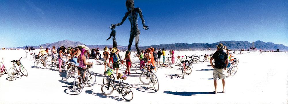 Burning Man, een Woodstock 2.0 in Nevada waar je alle stromingen in de esoterische oceanen kunt bezeilen.
