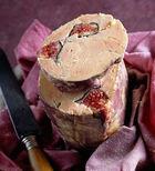Foie gras au torchon et à la figue, poché au vin rouge