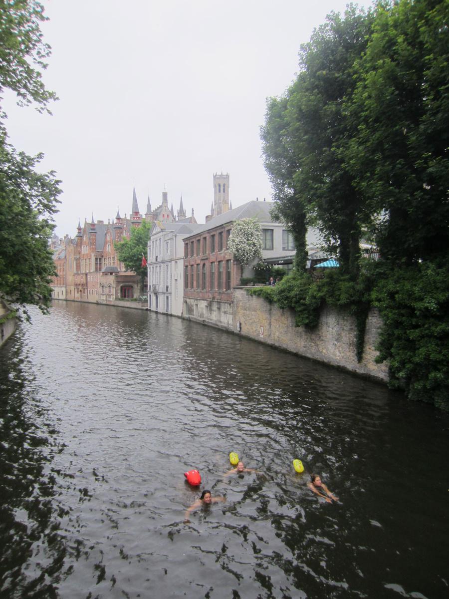 Urban Swim Brugge (Foto Tina Desmaele)
