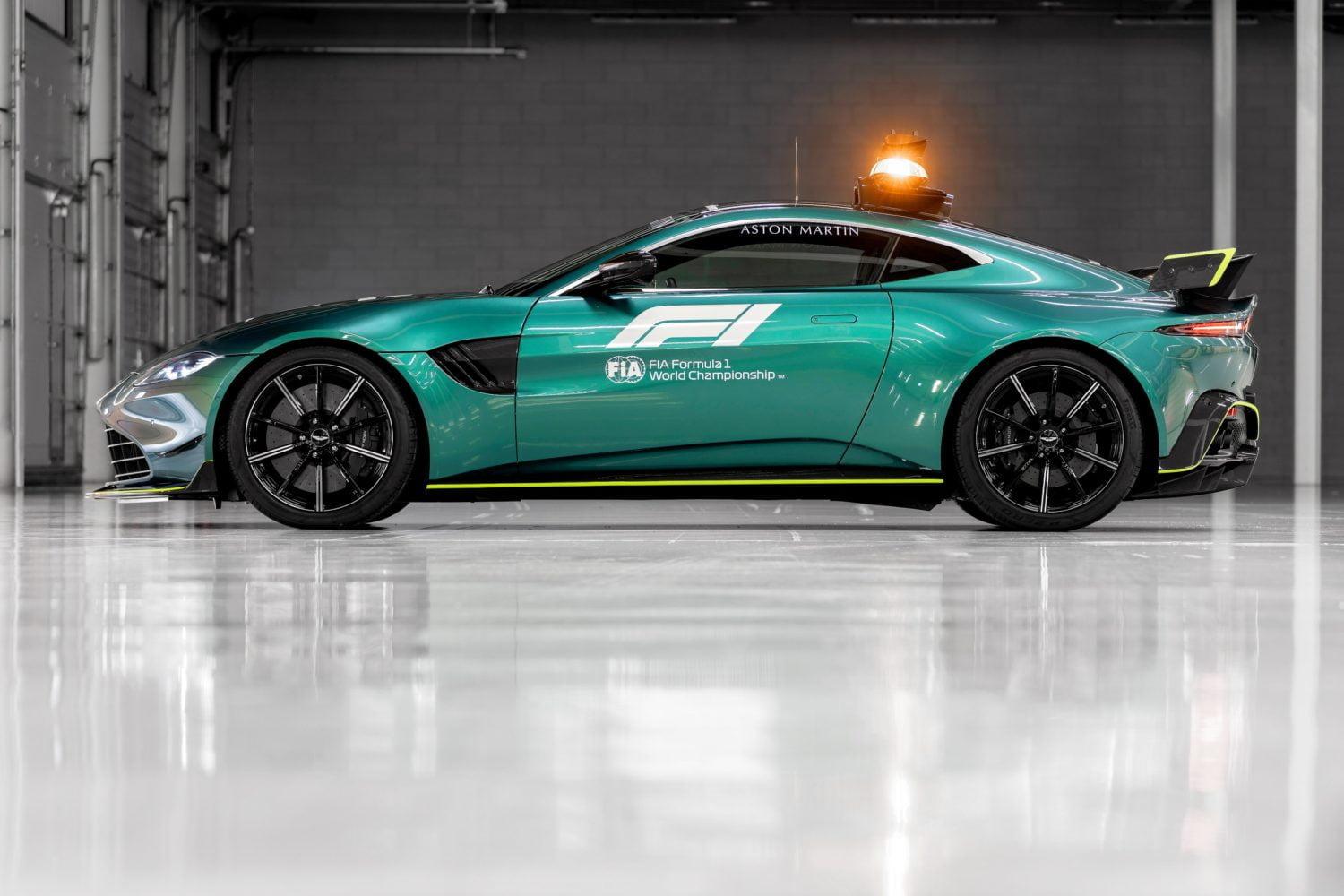 De Aston Martin Vantage F1 safety car