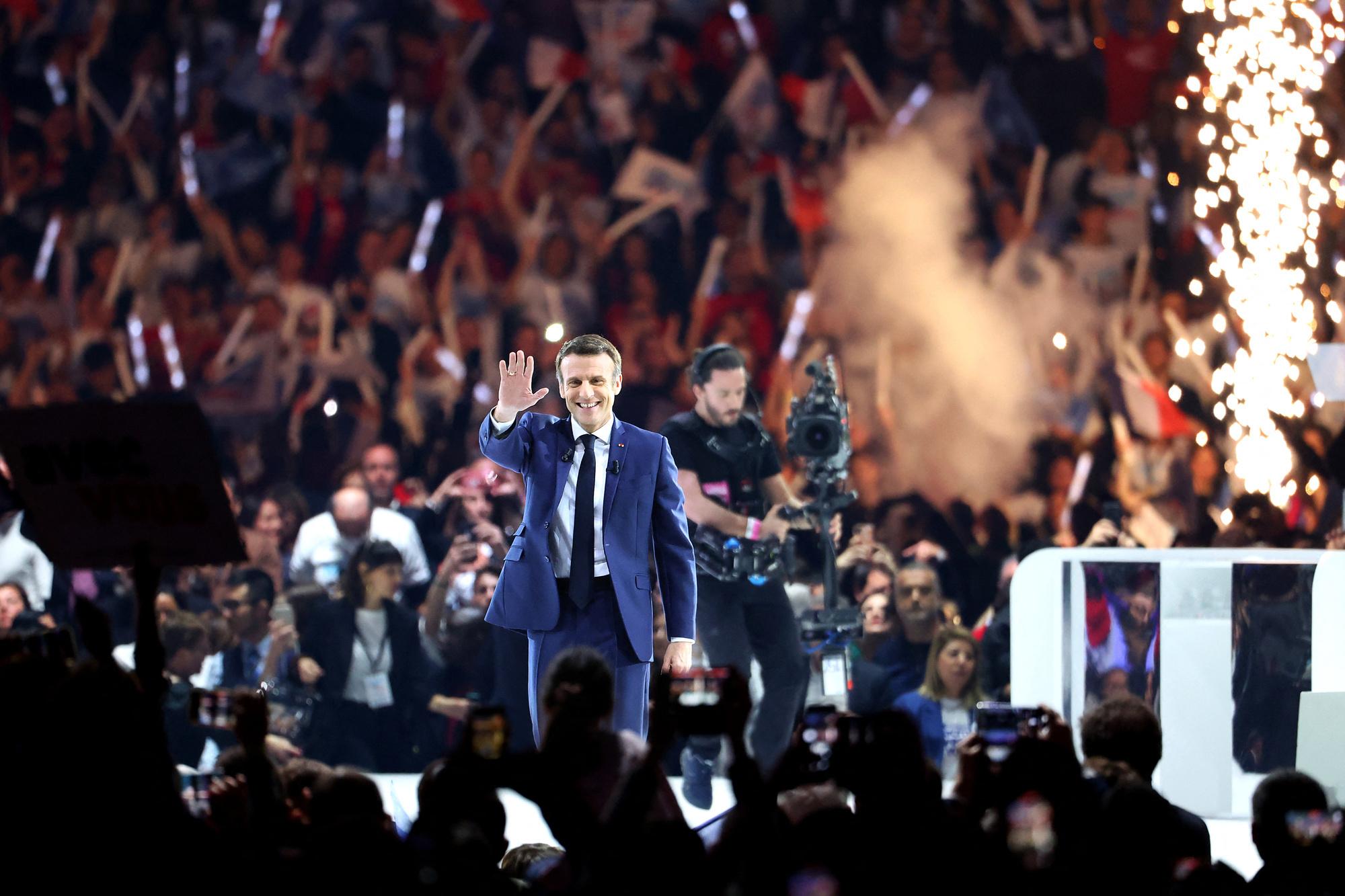 Macron lors de son unique meeting de campagne le 2 avril 2022. 