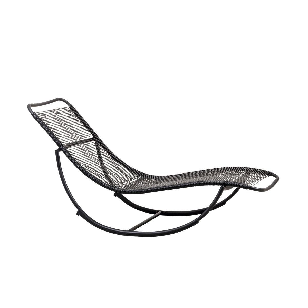 Chaise à bascule et chaise longue Acapulco en un seul élément, en acier thermolaqué et rotin synthétique, Casa. 