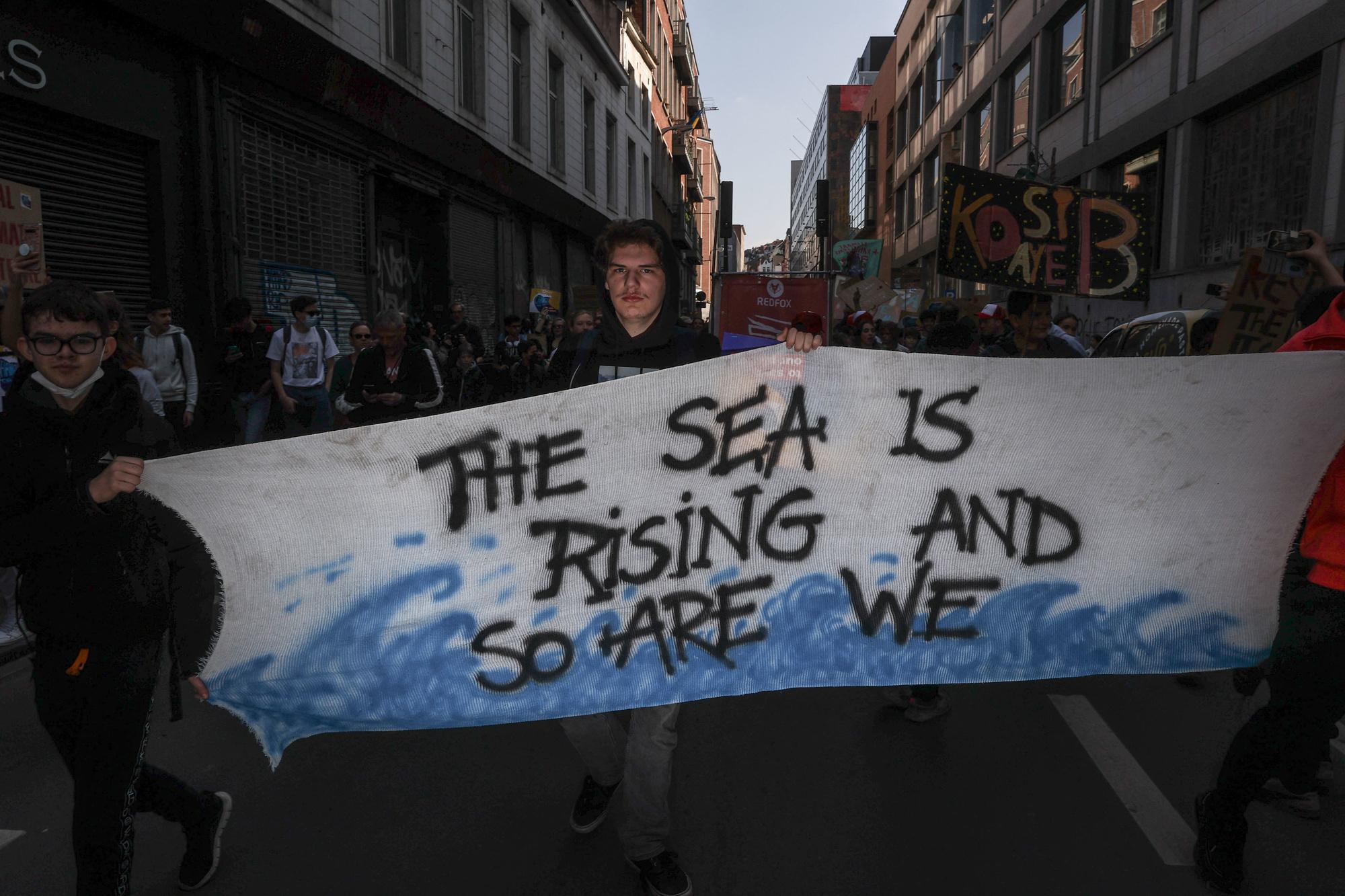 Grève mondiale pour le climat: près de 2.000 manifestants ont marché dans Bruxelles (photos)
