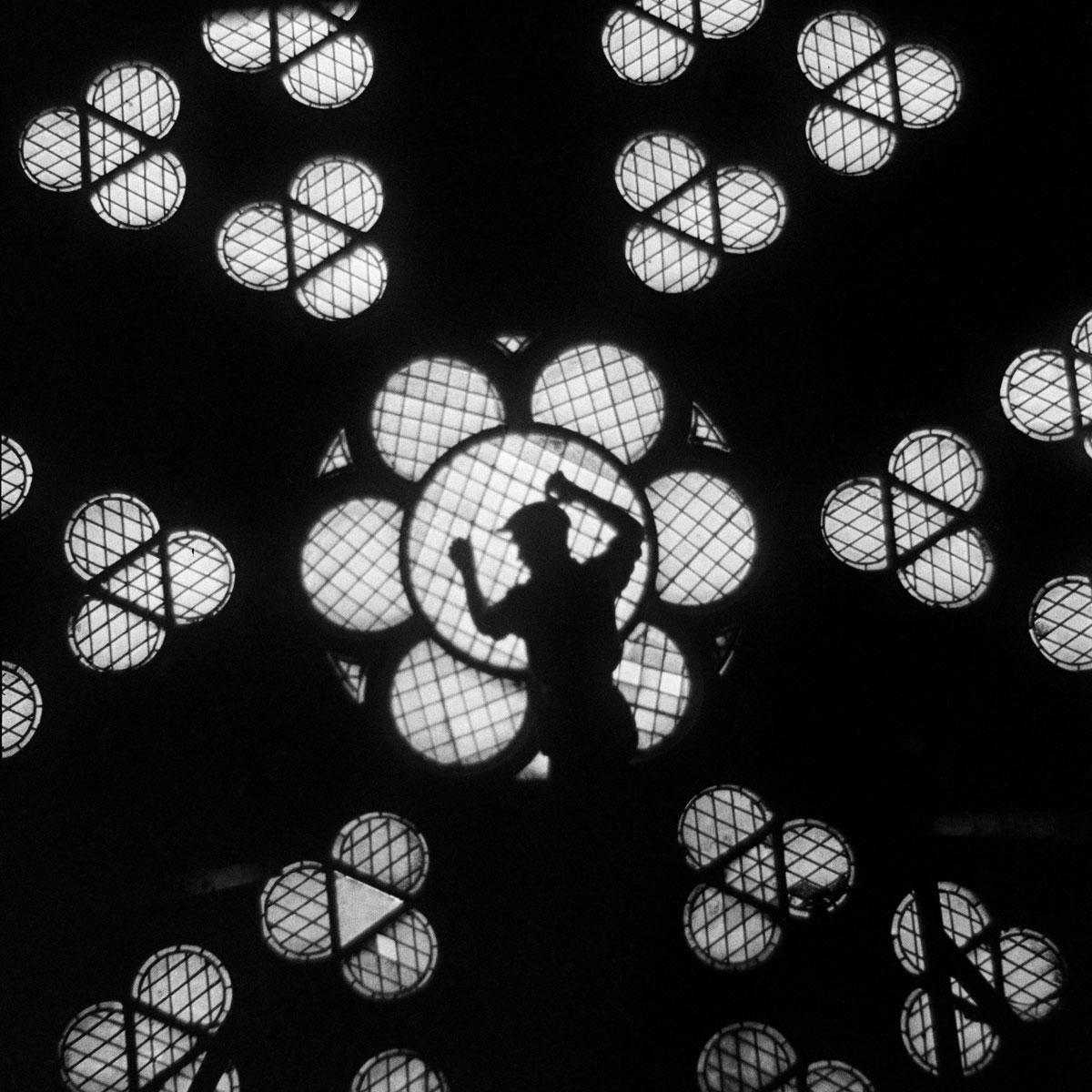 Rosace, Cathédrale Notre-Dame de Paris, vers 1935. Dominique Lecourt: 