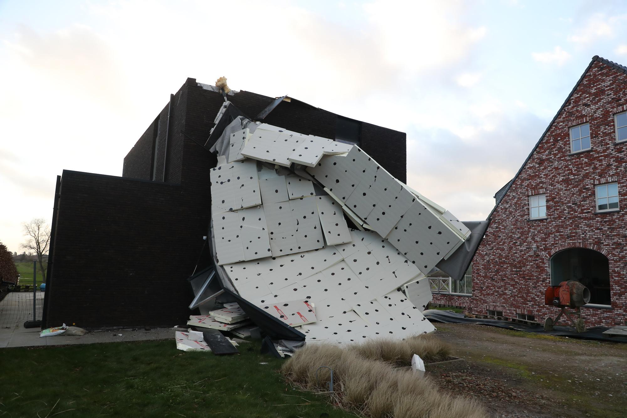 La tempête Eunice a balayé la Belgique: un mort, une demi-douzaine de blessés et d'importants dégâts