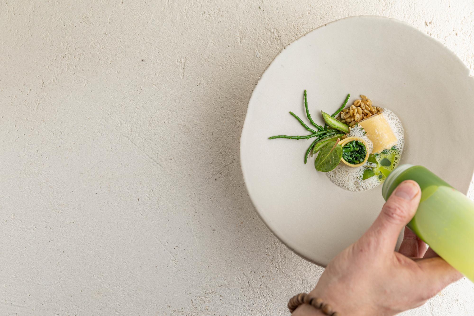 Gloednieuw restaurant Amaranth bewijst dat fine dining ook vegan kan: 'We brengen een boodschap vol leven'