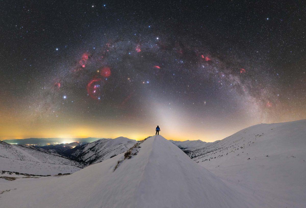 'Winter Sky over the Mountains' gemaakt in Slowakije door Tomáš Slovinský.  