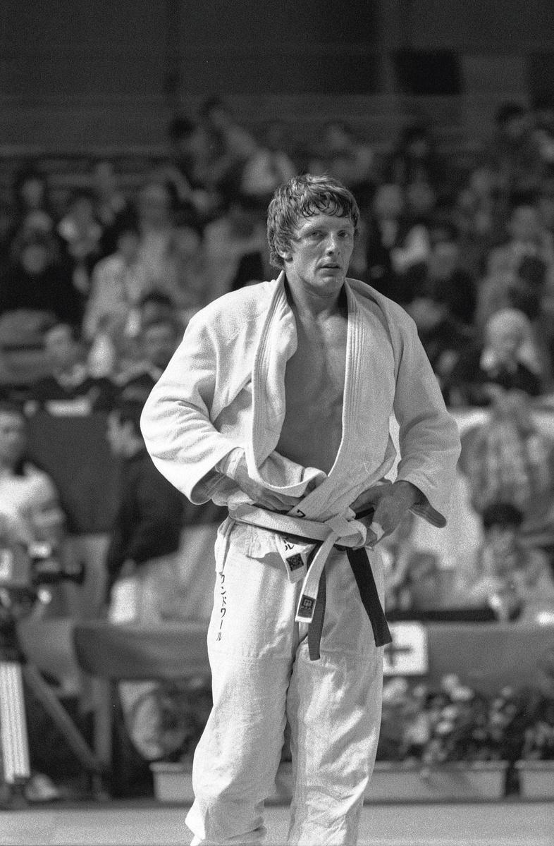 Robert Van de Walle tijdens het Europees kampioenschap in Luik van 1984, waar hij zilver en brons pakte in respectievelijk de klasse tot 95 kg en de open klasse.