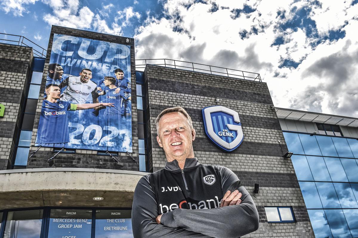 Van den Brom (KRC Genk): 'Soms vraag ik me af of mijn spelers weten hoe goed ze kunnen zijn'