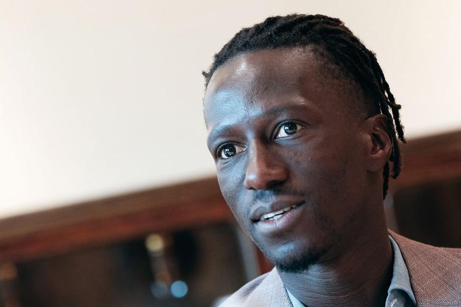 Mbaye Leye: 'Berrier feliciteren zal niet nodig zijn, want wij zullen het halen.' 
