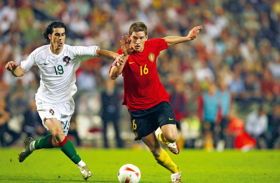 Een jonge Jan Vertonghen debuteert als international tegen Portugal.  