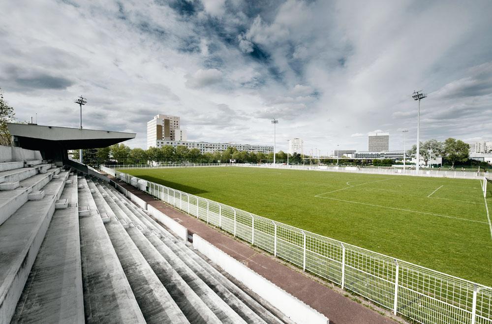 Het stadion van ES Nanterre, waar Abdoulay Diaby vooral bij de U15 brokken maakte.