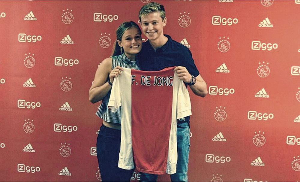 In augustus 2015 tekende De Jong voor Ajax.