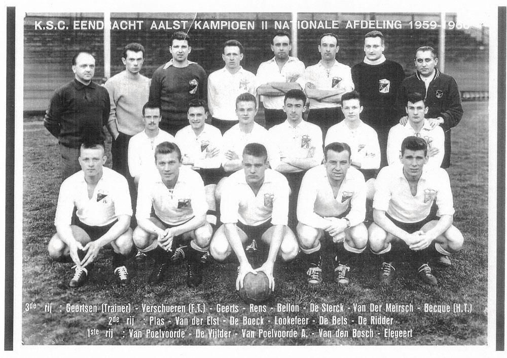 Een ploegfoto van 1959/60 met Michel Verschueren op de bovenste rij, de tweede van links.