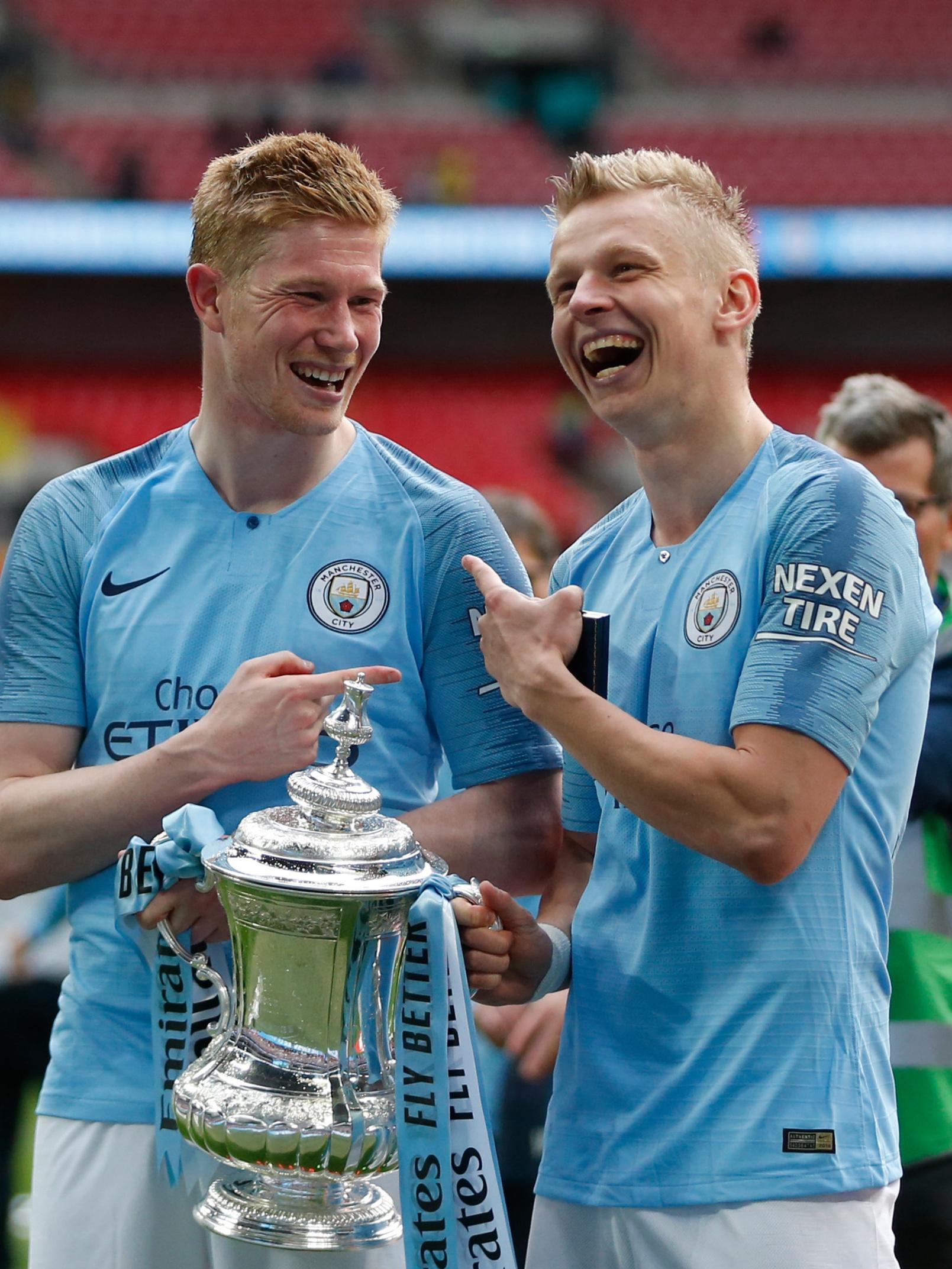 Kevin De Bruyne met Oleksander Zintsjenko