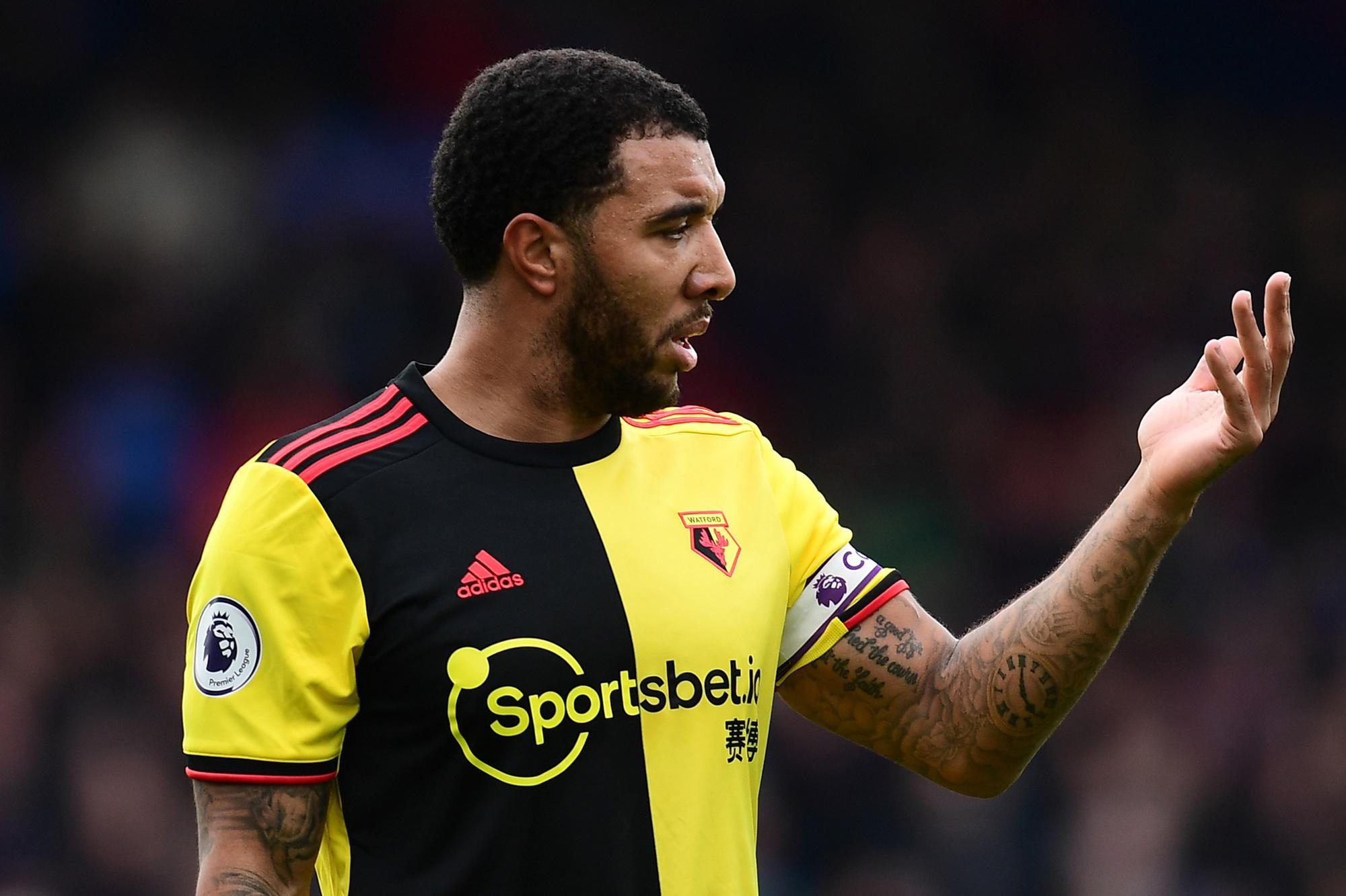 'Je moet me vastbinden om me van het veld te houden. Het zit in mijn natuur: ik wil altijd voetballen.' Troy Deeney in december 2019