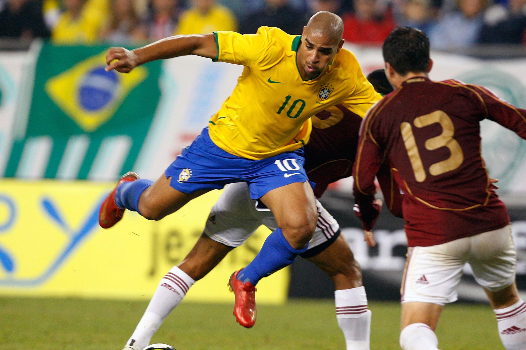Adriano scoorde 27 keer in 48 interlands voor Brazilië.