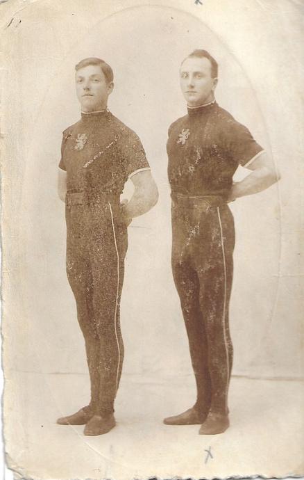 Nicolaas Moerloos en Domien Jacob, de twee gymnasten van Kracht en Geduld