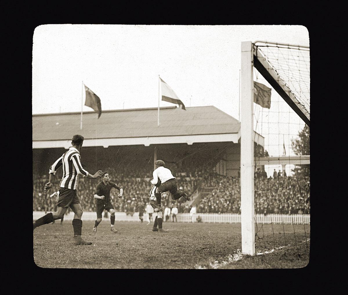 Wedstrijdbeeld uit de finale tegen Tsjechoslovakije, op het Kiel.
