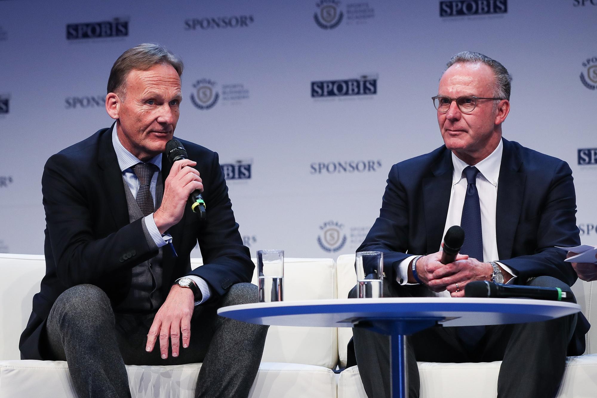 Dortmund-CEO Hans Joachim Watzke (l) en Bayernvoorzitter Karl-Heinz Rummenigge (r)