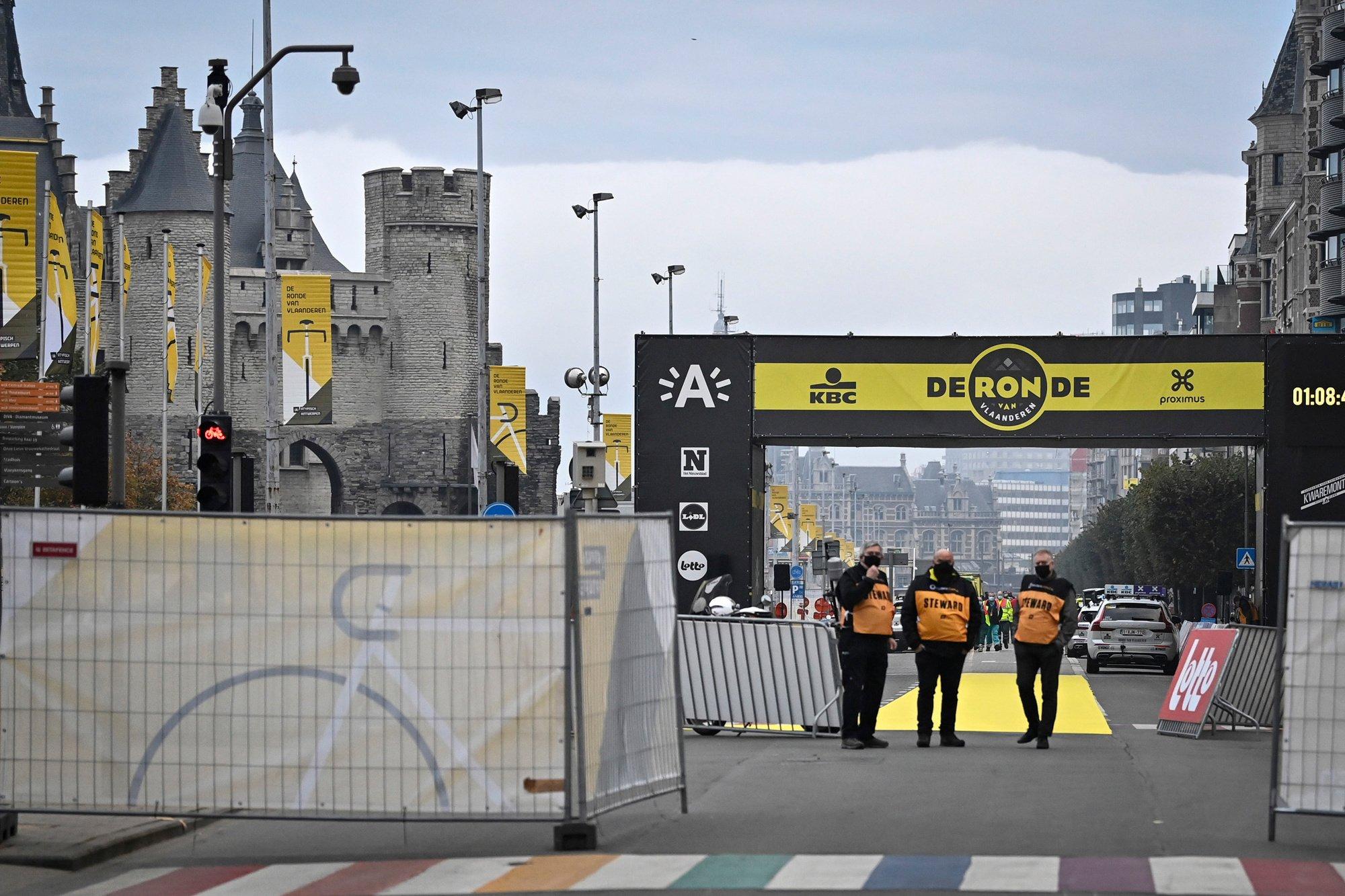 Het is stil op het Steenplein in Antwerpen