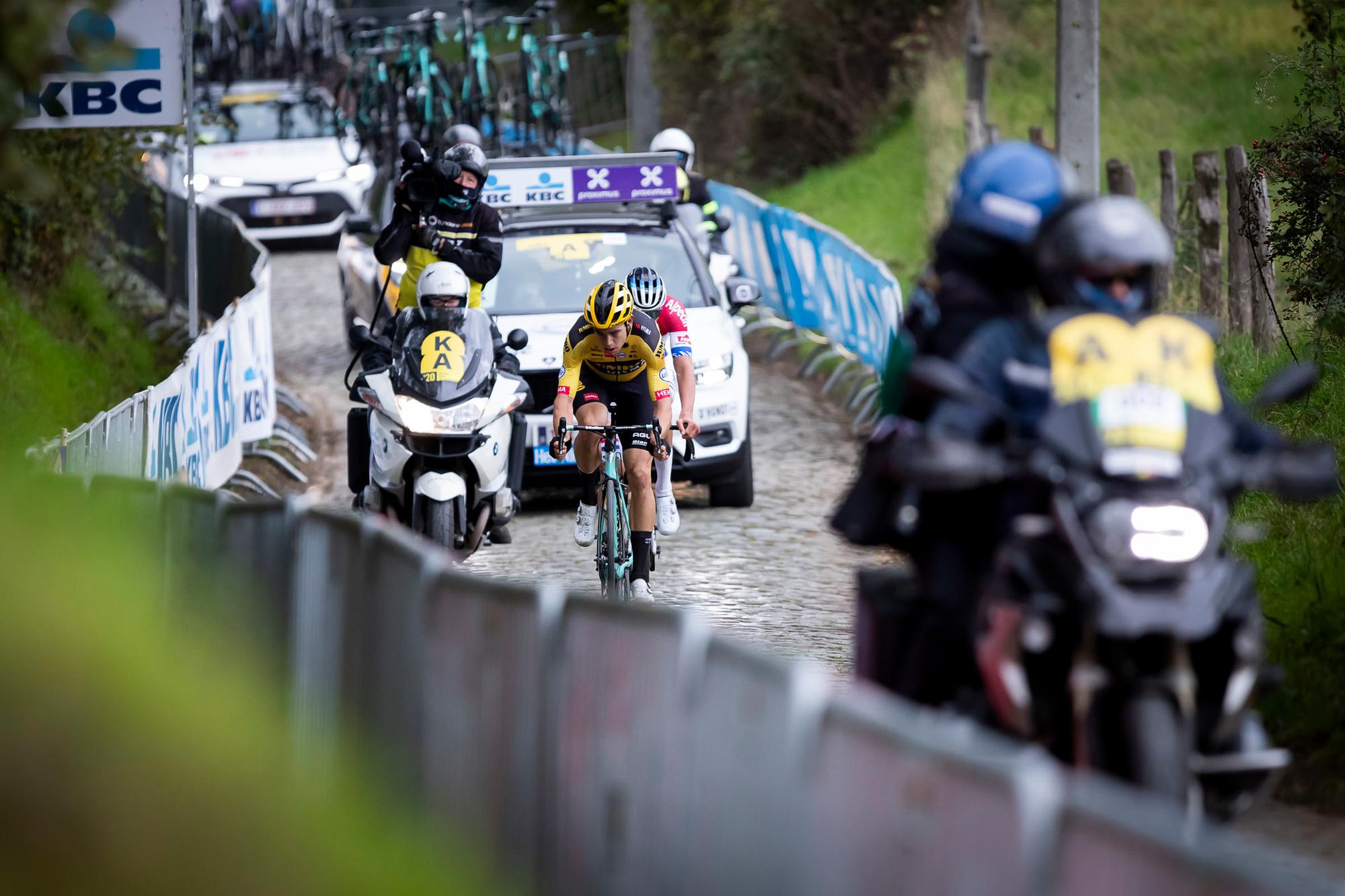 Van Aert en Van der Poel op de Oude Kwaremont