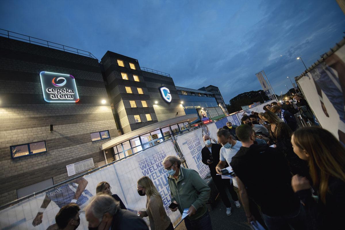 Het Limburgse IT-bedrijf Cegeka kocht voor tien jaar de naamrechten van het stadion van KRC Genk.