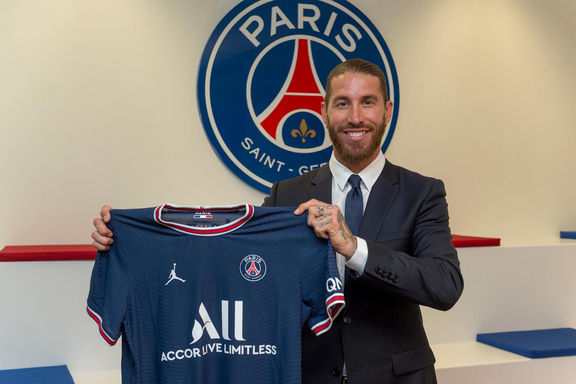 Weg bij zijn Real en 'veel twijfels' bij PSG: het dramatische jaar van Sergio Ramos