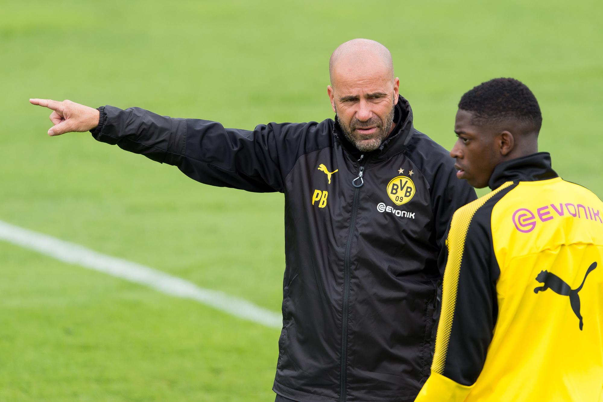 Ousmane Dembélé met coach Peter Bosz bij Borussia Dortmund