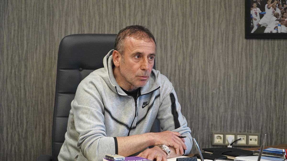 Trainer Abdullah Avci: 'De Turkse competitie is heel moeilijk en vraagt veel dynamiek.'