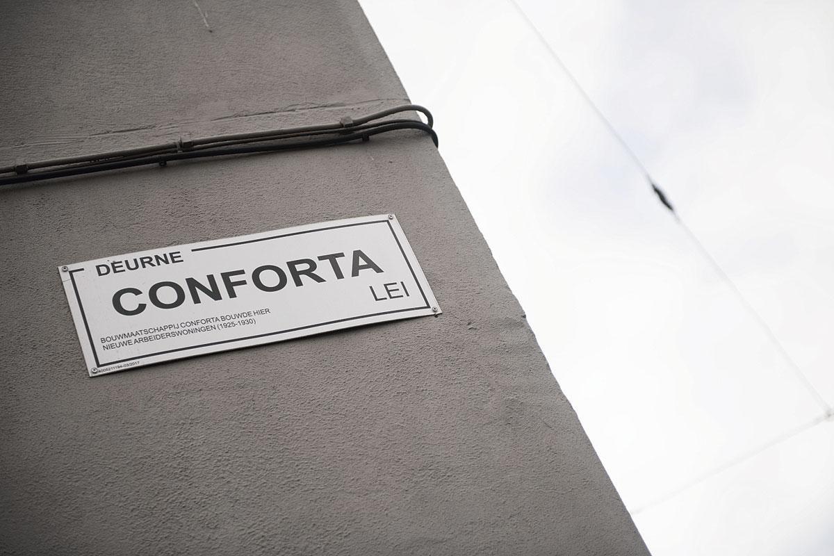 De typische woningen in een groot deel van deze wijk. De naam Conforta komt van de bouwmaatschappij, die er 1500 bouwde op korte tijd.