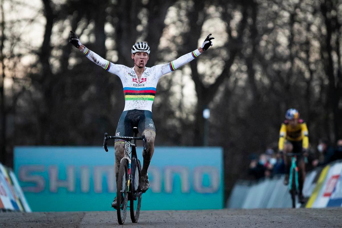 Wout Van Aert En Mathieu Van Der Poel In Het Spoor Van Roger De Vlaeminck